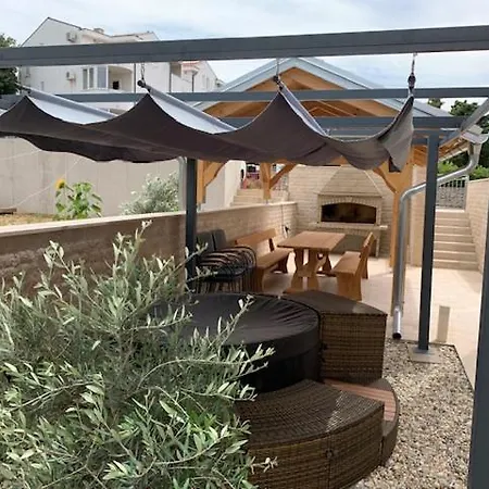 Mali Val Apartament *