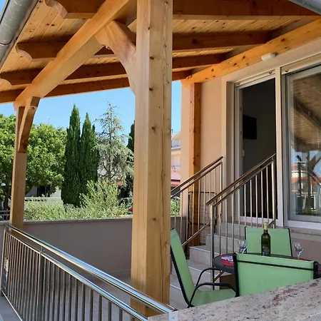 Mali Val Apartamento *