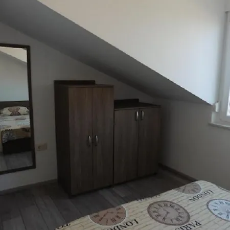 Mali Val Punat