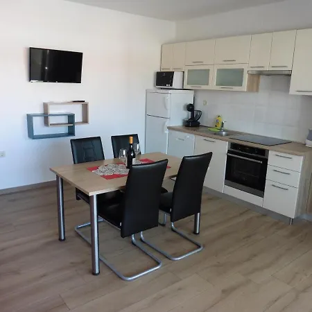 Mali Val Apartman Punat