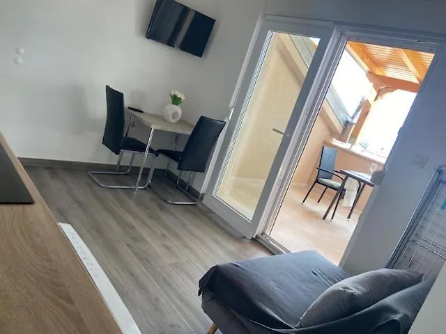 Mali Val Apartman *